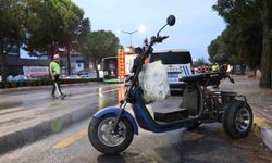 Devrilen motosiklet sürücüsü otobüsün altında kaldı: 1 ölü