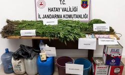 Dinlenme tesisine terk edilmiş halde bırakılan otomobildeki 3 şırınga zehir tacirini ele verdi