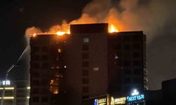 Diyarbakır'da 12 katlı plazada yangın: 1 kişi mahsur kaldı, 8 kişi dumandan etkilendi