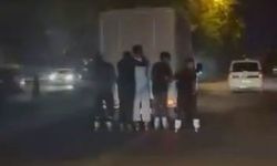 Diyarbakır'da 5 gencin tehlikeli paten yolculuğu kameraya yansıdı