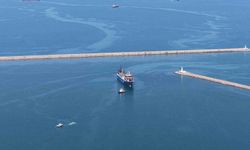 Dron saldırısında Türk mürettebatın yaralandığı gemi Samsun'a getirildi