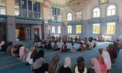 Edremit Şehitlik Camii'nde Yaz Kur'an Kursu öğrencilerine 'Hazret-i Peygamber' semineri