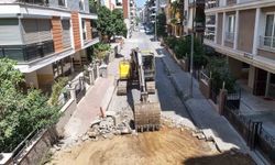 Efeler'de yıpranan yollar yenileniyor