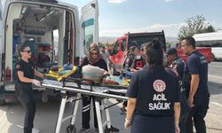 Elazığ'da minibüs ile hafif ticari araç çarpıştı: 7 yaralı