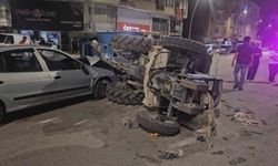 Elazığ'da otomobil ile traktör çarpıştı: 5 yaralı