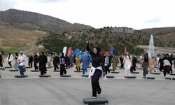 Erzincanlı kadınlar Ergan Dağı'nda step aerobikle buluştu