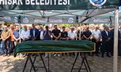 Erzurum'da motor kazasında hayatını kaybeden amatör futbolcu Tonya'da toprağa verildi