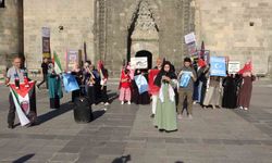 Erzurum'da sağlık çalışanları Gazze için yürüdü