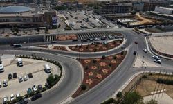 ESBAŞ Kavşağı rengarenk bir görünüme kavuştu