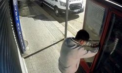 Eskişehir'de 2 çocuk kilitli meşrubat dolabını böyle zorladı