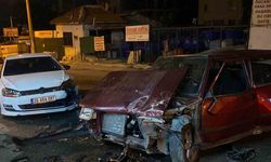 Eskişehir'de 2 otomobil kafa kafaya çarpıştı