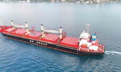 Füze ve İHA'ların hedefi olan gemi, İstanbul Boğazı'ndan geçişini tamamladı