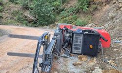 Gazipaşa'da devrilen forkliftin altında kalan sürücü yaralandı