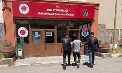 Hakkari'de aranan 2 şahıs JASAT tarafından yakalandı