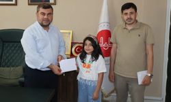 Hatay'da 'Yaz Kur'an Kursu Hikâyem' yarışmasında dereceye giren öğrenciler ödüllendirildi