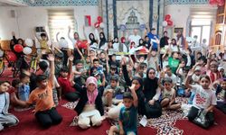 İmamın gönüllere dokunan geleneği: 26 yıldır çocukları ödüllendiriyor
