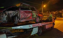 Isparta'da tırla çarpışan Fiat Tofaş araç hurdaya döndü: 2 yaralı