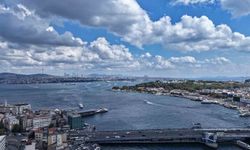 İstanbul'da gün boyu süren bulutların geçişi görüntülendi