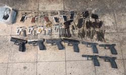 İzmir merkezli 2 ilde dev silah operasyonu: 13 gözaltı