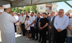 Kanala düşen otomobilde hayatını kaybeden Emircan toprağa verildi