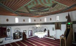 Kanuni Sultan Süleyman'ın damadı ve veziri olan Rüstem Paşa'nın adına yaptırdığı cami, 510 yıldır muhteşem yapısıyla göz kamaştırıyor