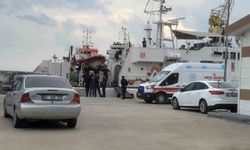 Karadeniz'de su alan gemi batma tehlikesi geçirdi, 13 mürettebat tahliye edildi