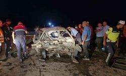 Karaman'da iki otomobilin kafa kafaya çarpıştı: 1 ölü, 1 yaralı