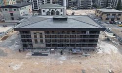 Karşıyaka Gençlik Kütüphanesi'nde çalışmalar sürüyor