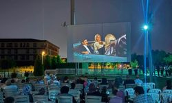 Kartepe'de açık havada sinema keyfi