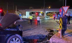 Kayseri'de kazaya karışan otomobil, çarpışmadan 200 metre sonra ancak durabildi: 1 yaralı