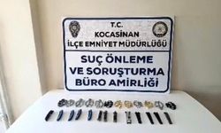 Kayseri'de yasaklı bıçak operasyonu: Çok sayıda sustalı ve muşta ele geçirildi