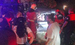 Kazada araç içinde sıkışan vatandaşı itfaiye ekipleri kurtardı