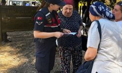 Kemalpaşa'da jandarmadan kadınlara 'KADES' ve 'Kadına El Kalkamaz' bilgilendirmesi