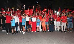 Kemer'de 30 Ağustos fener alayı coşkusu