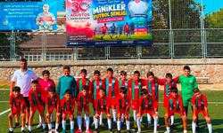 Körfez'de vefat eden saha komiseri Sayarı anısına minikler futbol şenliği