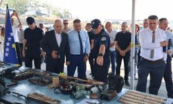 Kosova'da toplu mezarların yakınında çok sayıda silah ve mühimmat bulundu