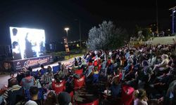 Küçükçekmece'de Açık Hava Sinema Günleri 'Neşeli Günler' ile başladı