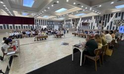 Kuşadası Meclisi'nde komisyonlar yenilendi, yeni projelere onay çıktı