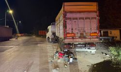 Manisa'da motosiklet park halindeki tıra çarptı: 1 ölü
