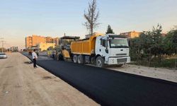 Mardin Büyükşehir Belediyesi Kızıltepe'de asfalt ve yol düzenleme çalışmalarını sürdürüyor
