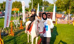 Menteşe Belediyesi çocukları atlarla buluşturdu