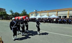 Merhum polis babasını asker selamı ile uğurladı