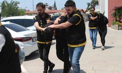 Mezarlıkta kapkaç yaptılar, çaldıkları telefondan 97 bin TL aktardılar