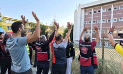 Motosikletlilerden onkoloji servisindeki çocuklara sürpriz