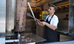 Muş'ta döner ustaları 60 dereceyi bulan sıcaklıkta mesai yapıyor