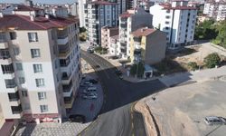Niğde'de altyapısı tamamlanan bölgelerde asfalt çalışmaları sürüyor