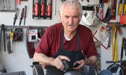 Ömrünü çarkın başında geçirdi: 59 yıldır bıçak biliyor