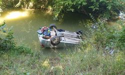 Otomobil dereye yuvarlandı, sürücü yaralandı