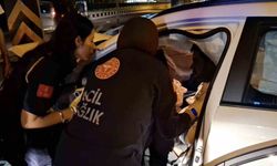 Otomobiliyle direğe çarpan sürücünün can pazarı