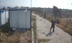 Pes dedirten rahatlıkla konteyner kenti soyan hırsızlar kameraya yakalandı
